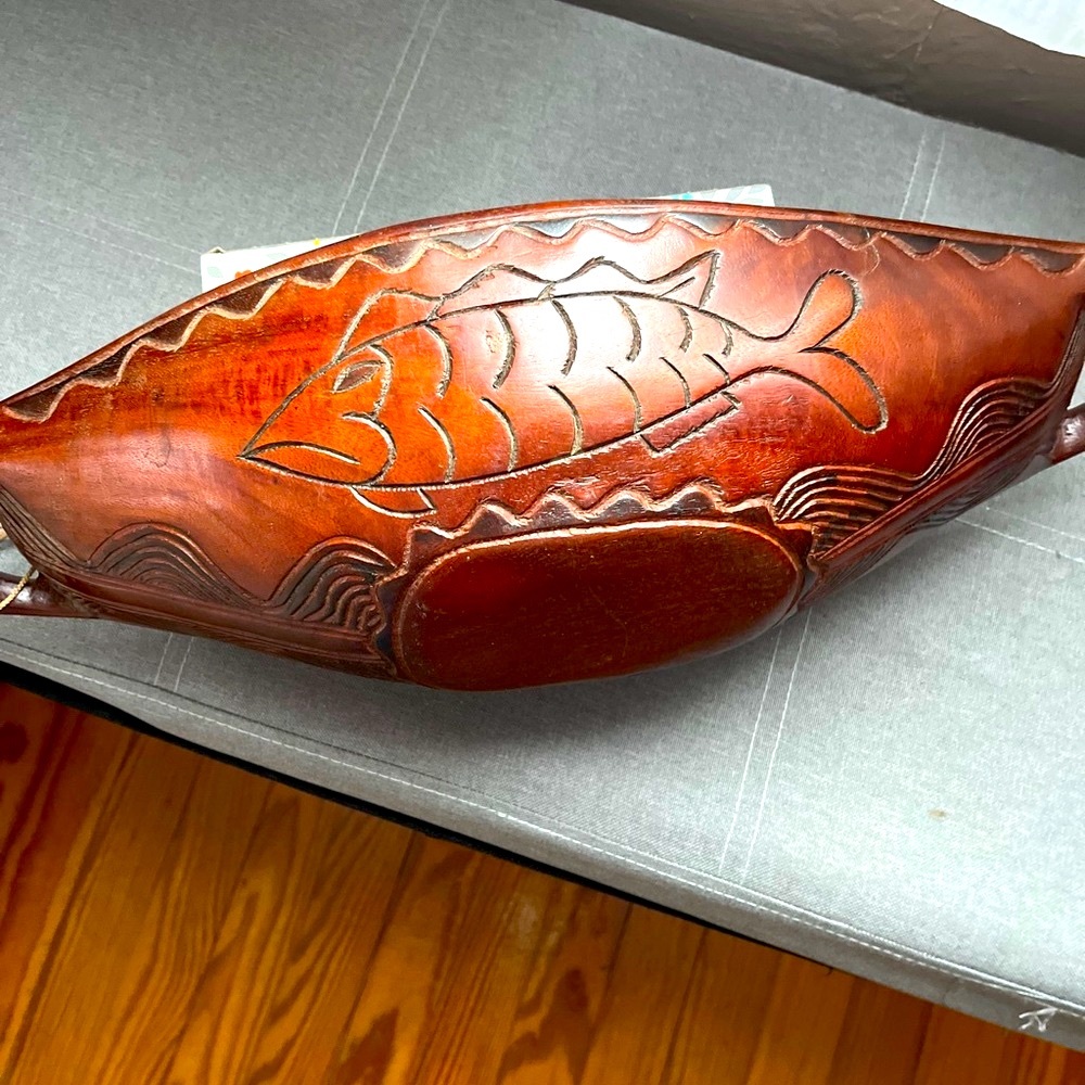 Vintage Artisan etched fish design down wood bowl decor brown hand made - Picture 1 of 5